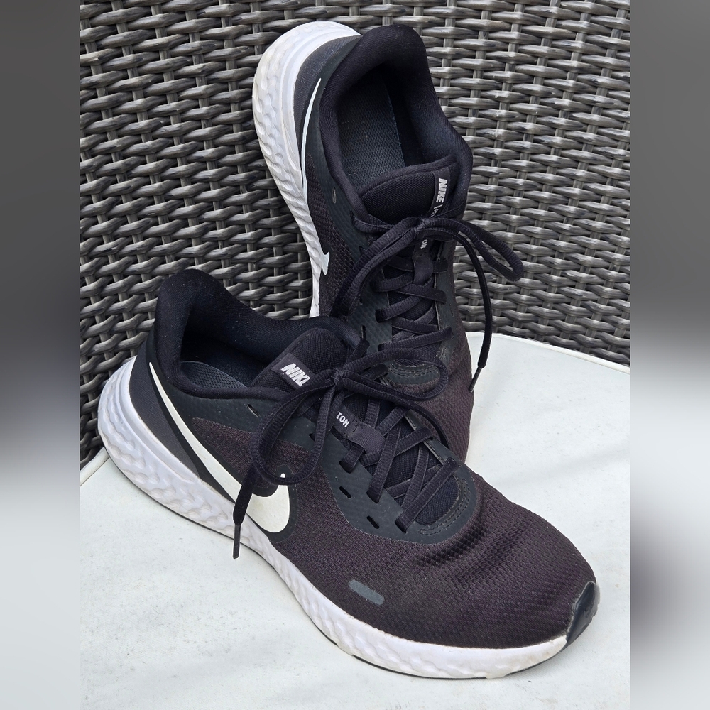 Nike Womens Revolution 5 [BQ3207-002] Black Running Shoes Sneakers Size 9.5